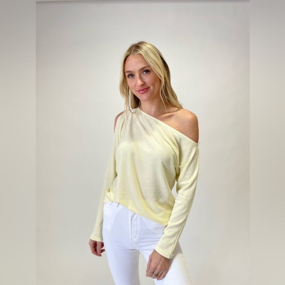 Boutique Long Sleeve Top Blouse Cold Shoulder‎ Semi-Sheer Soft Knit Size Small